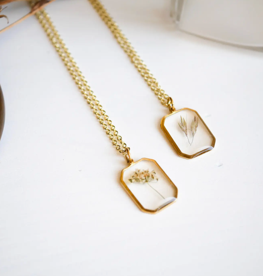 Field Frame Necklace