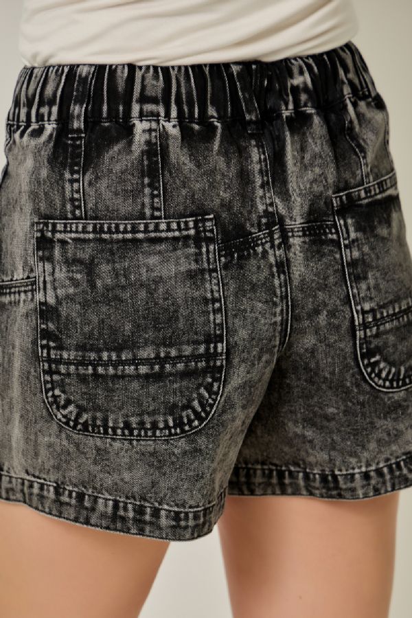 Keep On Shorts