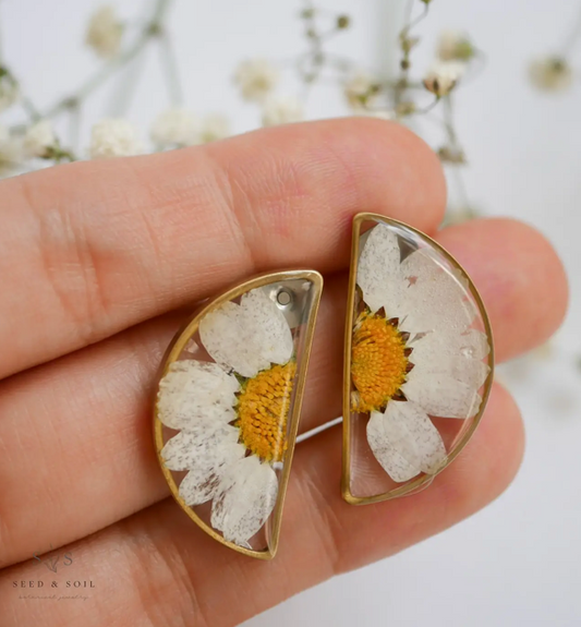 Daisy Split Studs