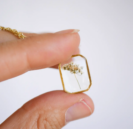 Field Frame Necklace