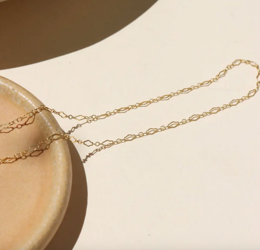 Lucia Chain