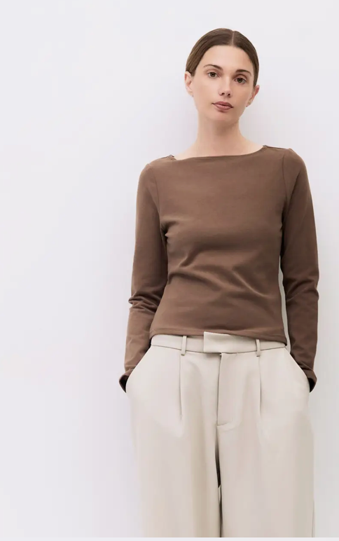 Hollow Top
