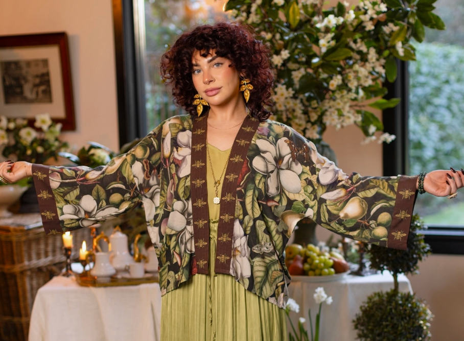 Florals & Bees Kimono