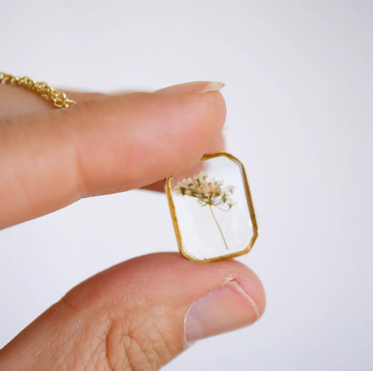 Field Frame Necklace